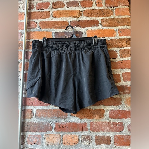 Avia Women’s Running Shorts with Bike Liner, 4” Inseam, Size 2xl - Picture 7 of 8